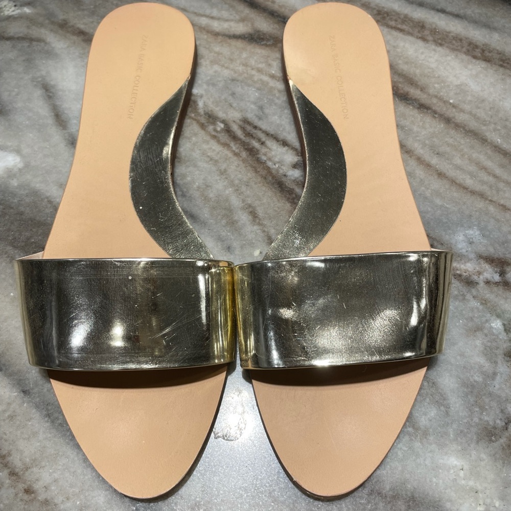 Zara basic collection size 40 gold metallic slides